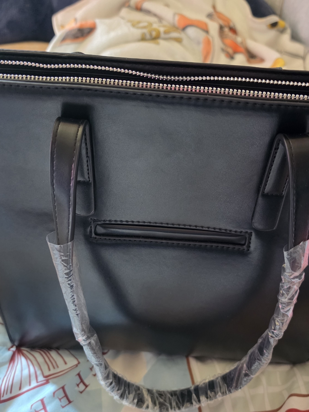 London Fog Black Leather Tote Bag - Picture 3 of 3